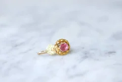 Mono boucle d'oreille ancienne or et pierre rose