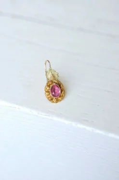 Mono boucle d'oreille ancienne or et pierre rose