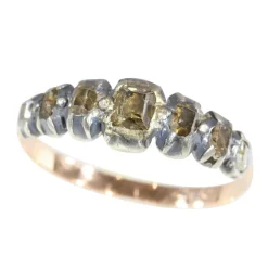 Murmures du passé : une bague baroque en diamant de 1700