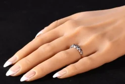 Murmures du passé : une bague baroque en diamant de 1700