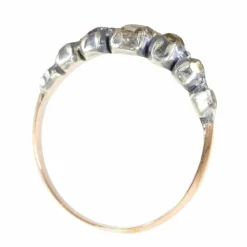Murmures du passé : une bague baroque en diamant de 1700
