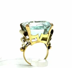 Énorme bague aigue-marine de 35 ct, taille émeraude.