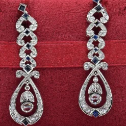 ORECCHINI en or blanc avec diamants et safran