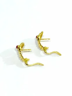 Paire de boucle d'oreille or, rubis et diamants