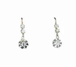 Paire de boucles d’oreilles dormeuses en or 18 carats et diamants