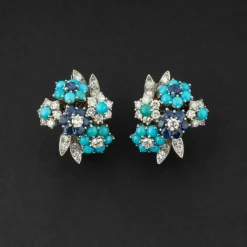 Paire de boucles d'oreilles en or et platine sertie de diamants, turquoises et diamants. Alfred HANNE