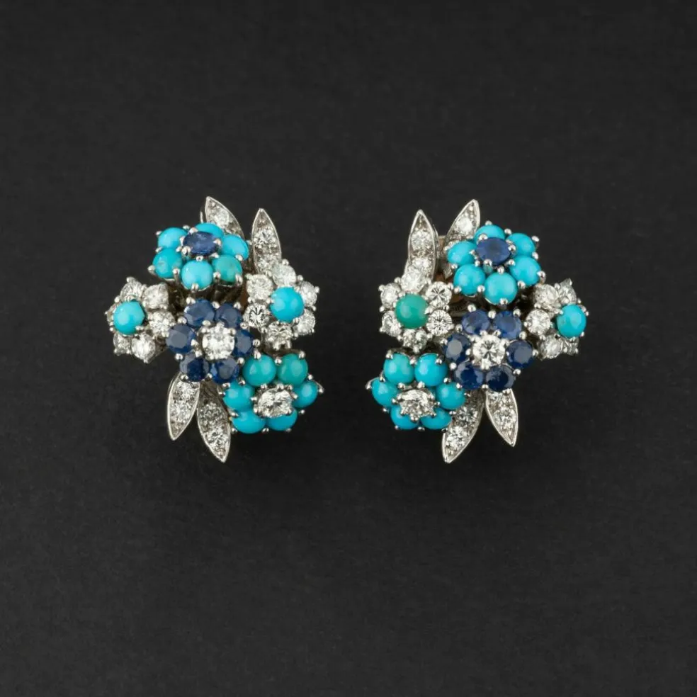 Paire de boucles d'oreilles en or et platine sertie de diamants, turquoises et diamants. Alfred HANNE