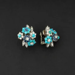 Paire de boucles d'oreilles en or et platine sertie de diamants, turquoises et diamants. Alfred HANNE
