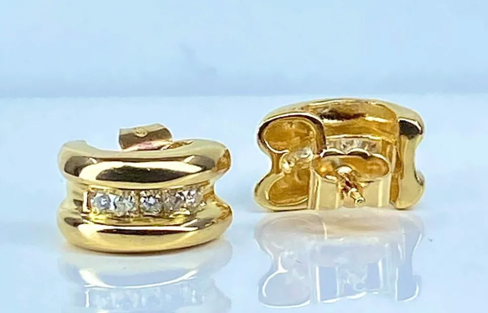 Paire de boucles d’oreilles en or jaune 18 carats et diamants