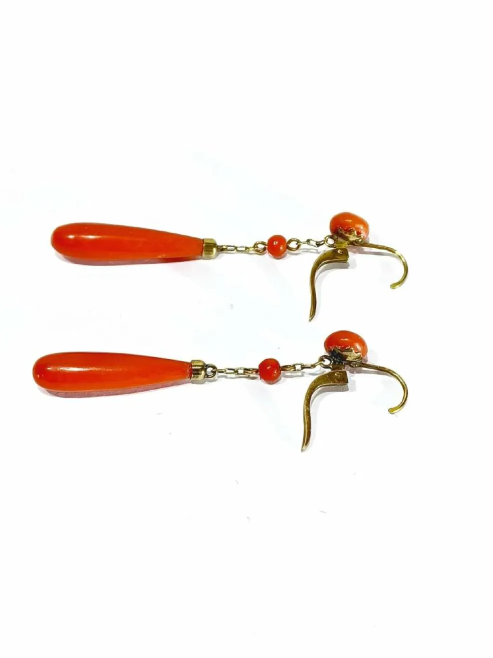 Paire De Boucles d'Oreilles en or et en corail