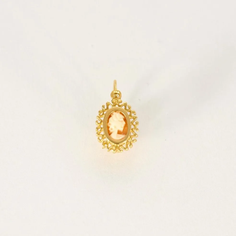 Paire de boucles d'oreilles Camée or jaune