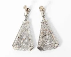 Paire de boucles d'oreilles à transformation platine et diamants