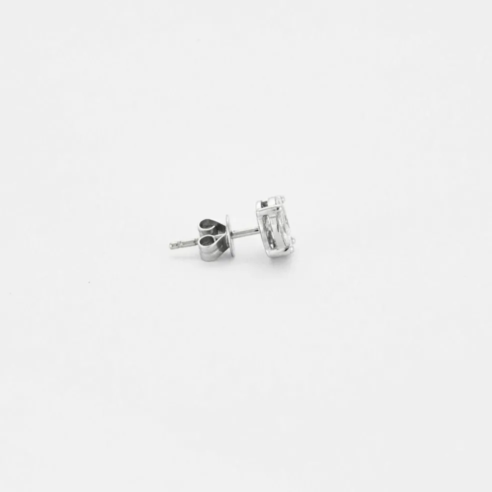 Paire de boucles d’oreilles en or blanc serties de diamants