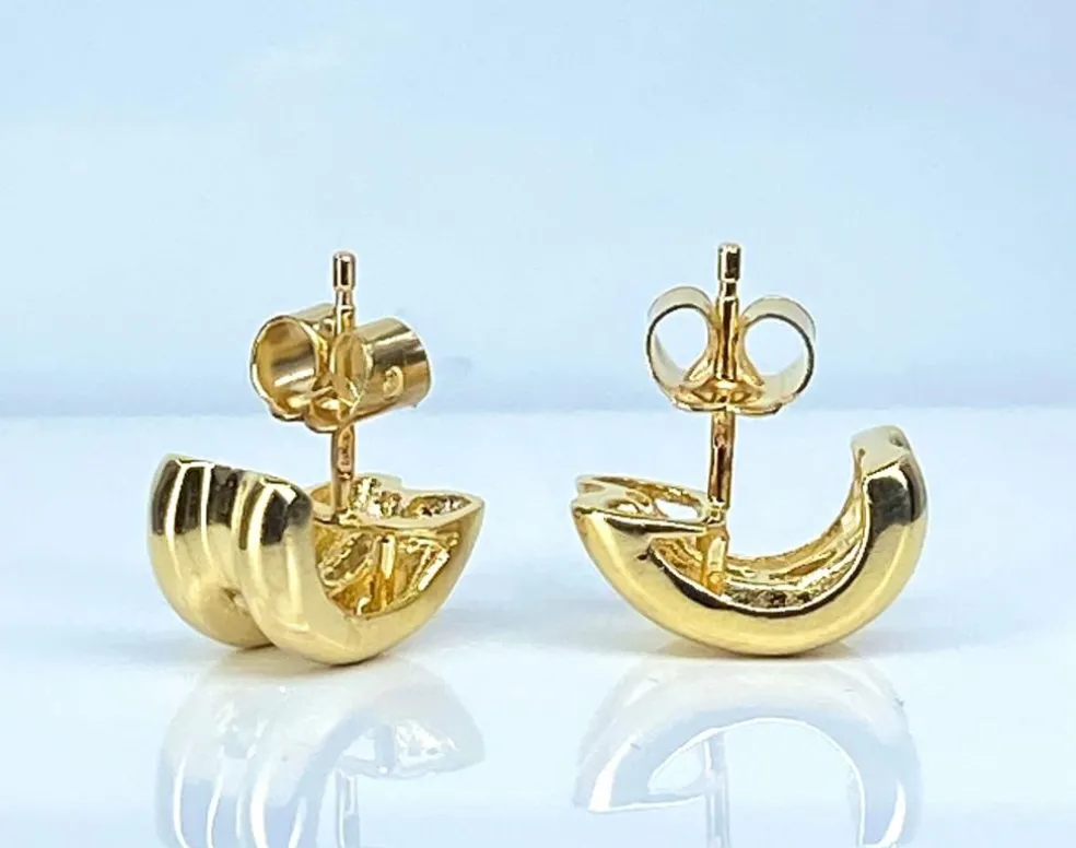Paire de boucles d’oreilles en or jaune 18 carats et diamants