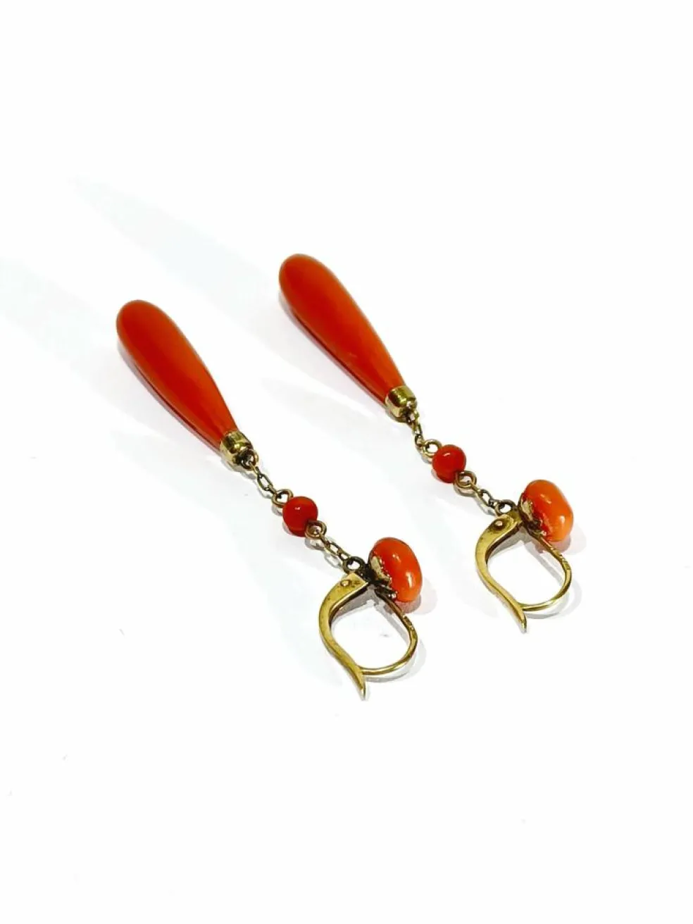 Paire De Boucles d'Oreilles en or et en corail