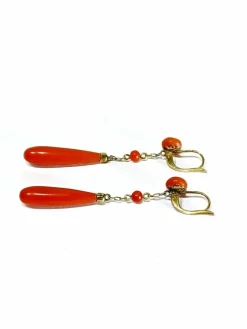 Paire De Boucles d'Oreilles en or et en corail