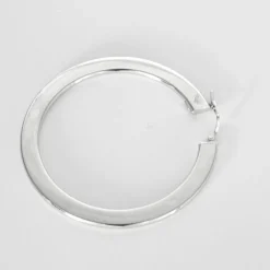 Paire de créole contemporaine en or gris