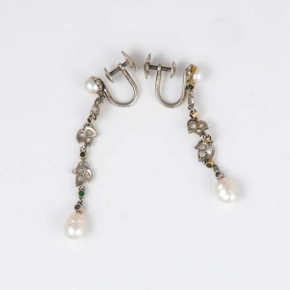 Paire de pendants d'oreilles fin XIXème