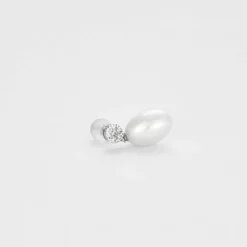 Paire de pendants d'oreilles en or blanc ornée de deux perles de culture