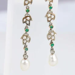 Paire de pendants d'oreilles fin XIXème
