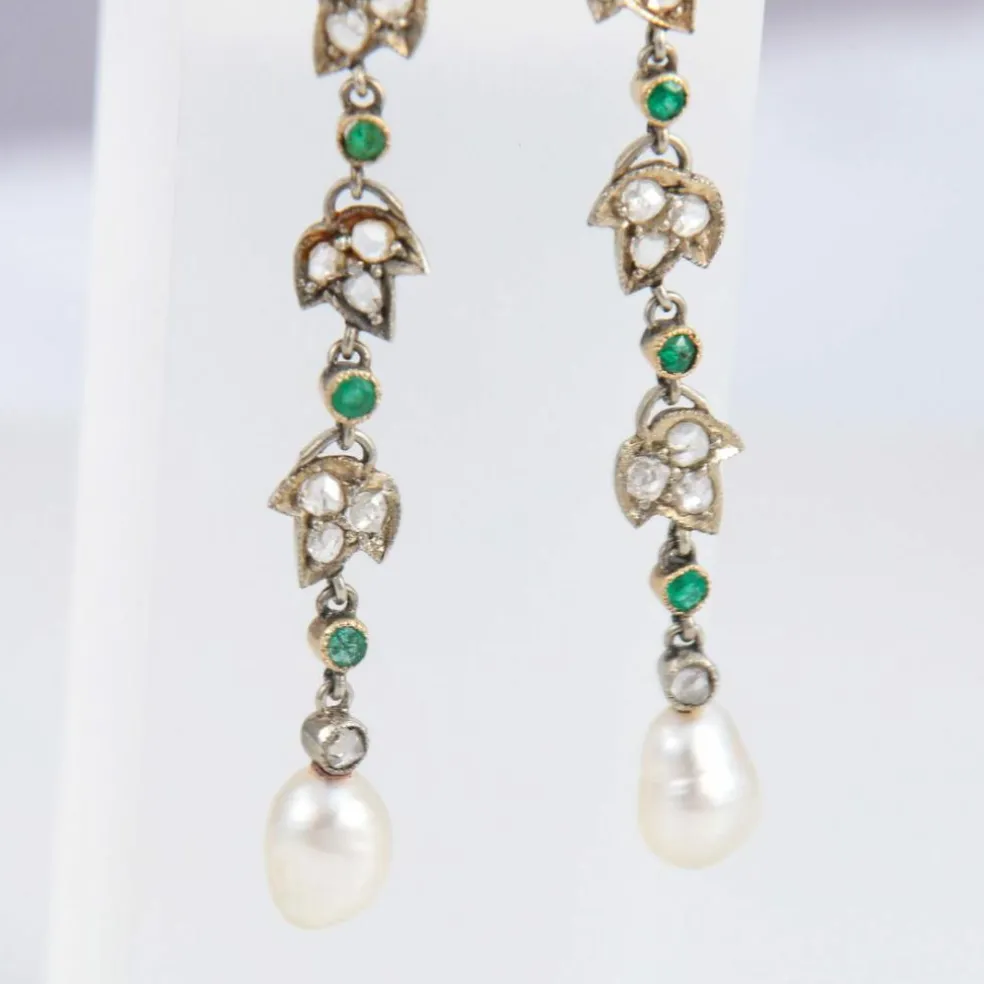 Paire de pendants d'oreilles fin XIXème