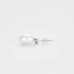 Paire de pendants d'oreilles en or blanc ornée de deux perles de culture