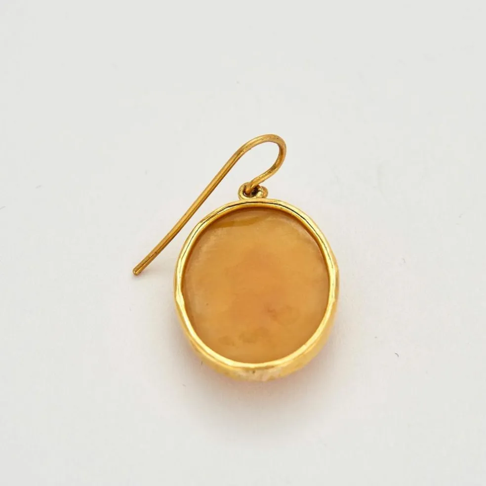 Paire de pendants sculptés or et cornaline