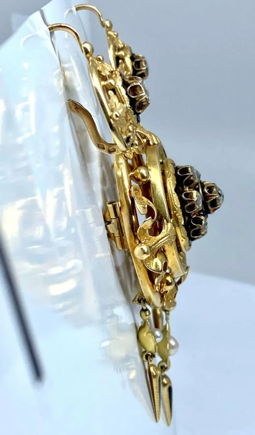 Parure : broche et boucles d’oreilles Email Diamants Perles