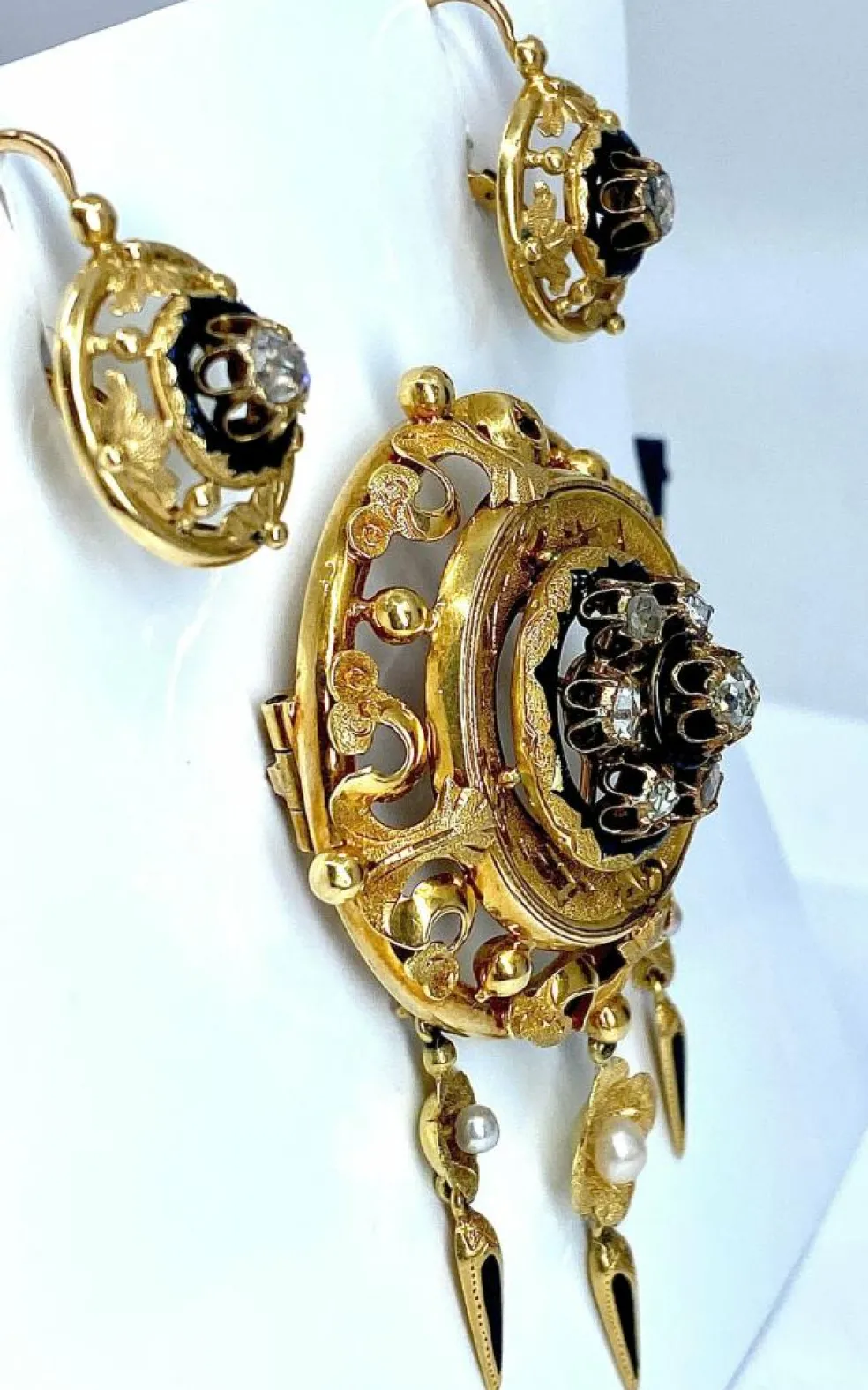 Parure : broche et boucles d’oreilles Email Diamants Perles