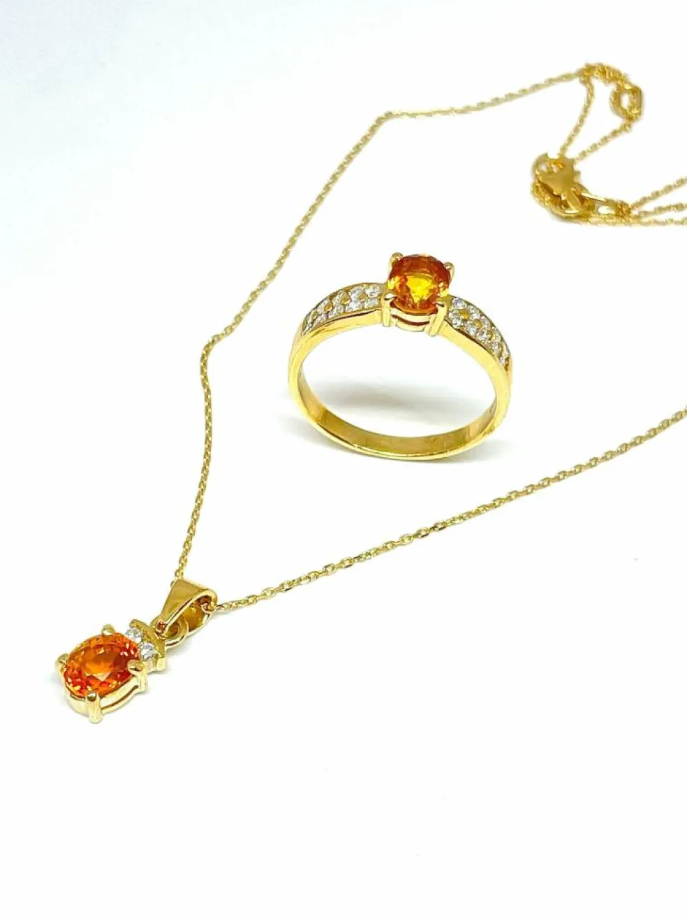 Parure 2 pièces en or jaune, diamants et citrines
