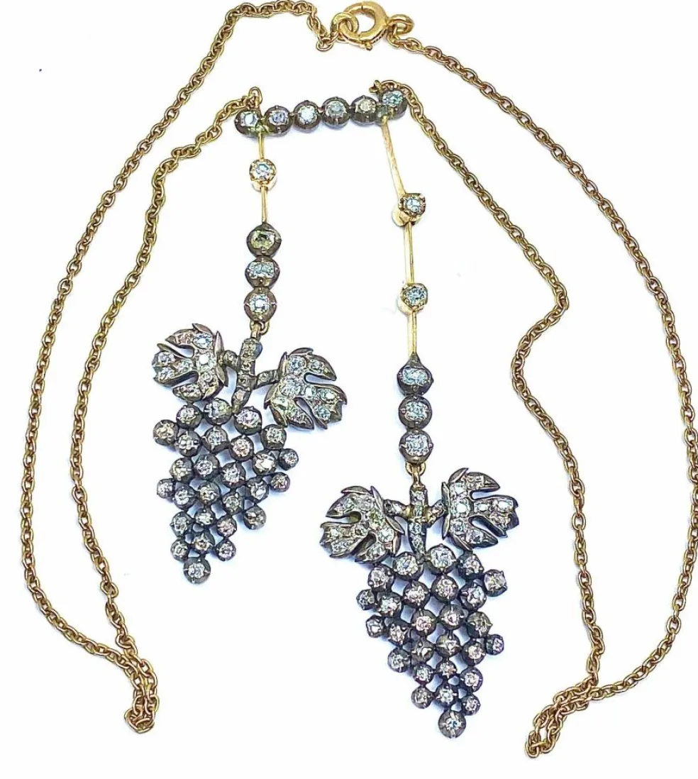 Parure collier négligé et boucles d’oreilles en or jaune et argent, diamants, Napoléon III