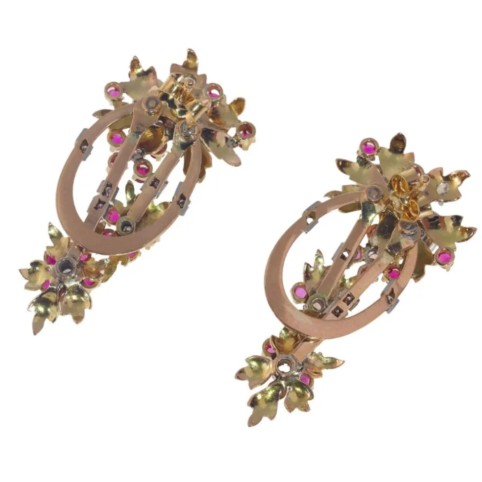 Pendantes, diamants et rubis