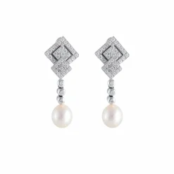 Pendants d'oreilles diamants et perle