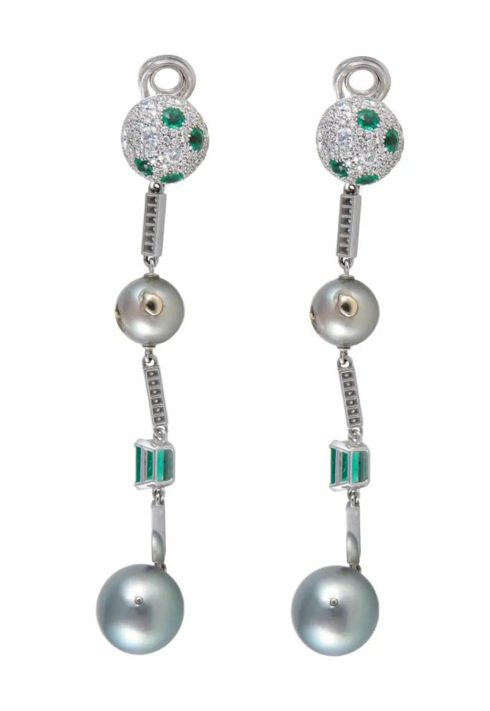 PENDANTS D'OREILLES, DIAMANTS & EMERAUDES