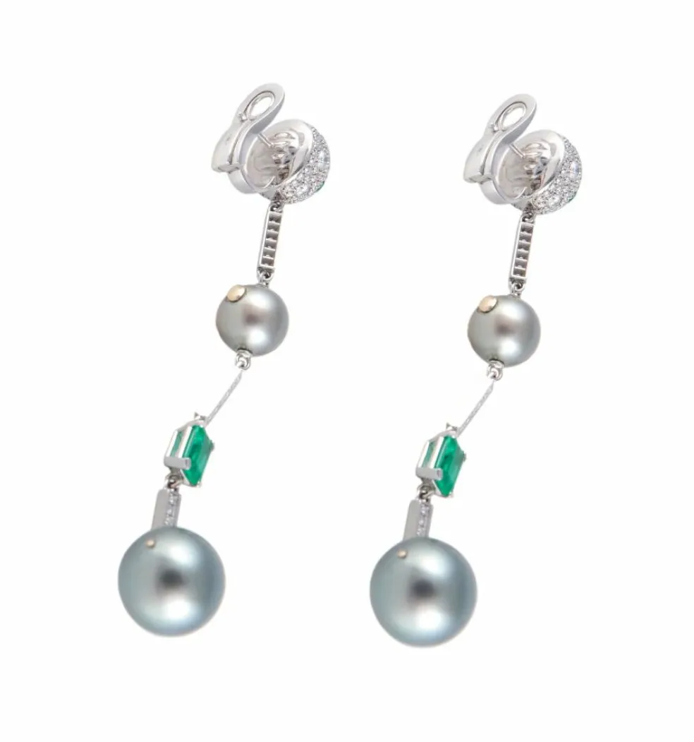 PENDANTS D'OREILLES, DIAMANTS & EMERAUDES