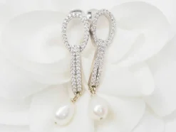 Pendants d'oreilles en or blanc, diamants et perles de culture