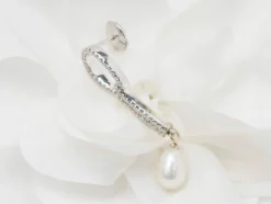 Pendants d'oreilles en or blanc, diamants et perles de culture