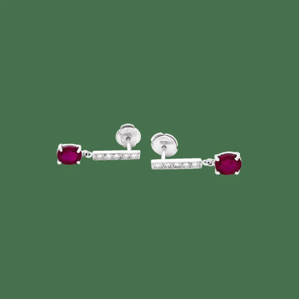 Pendants d'oreilles or blanc, diamants et rubis.