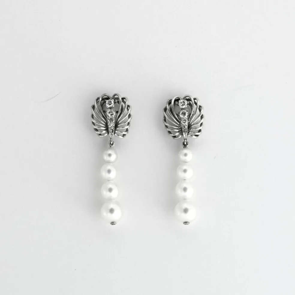 Pendants d'oreilles perles et diamants sur or gris