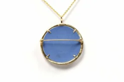 Pendentif - Broche Années 50 en or jaune 18 carats serti d'un camée sur agate