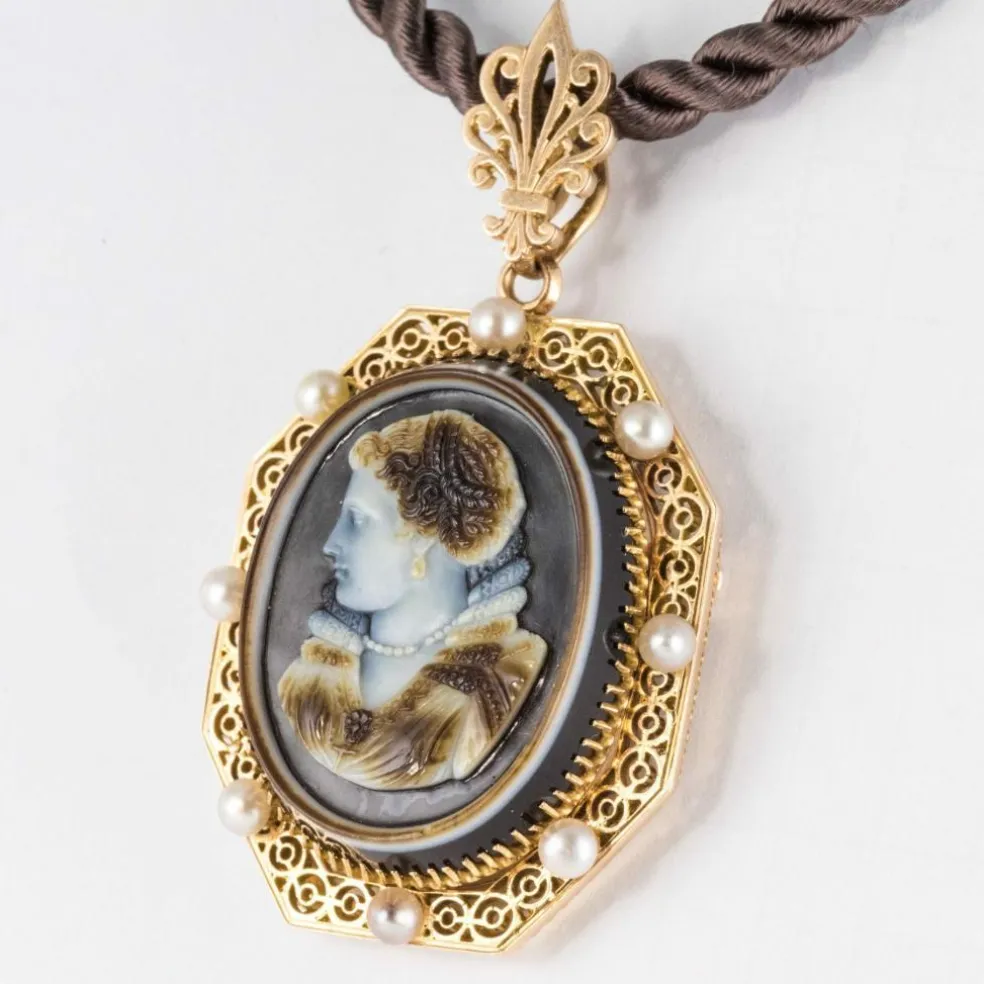 Pendentif - Broche Aucoc Camée ancien et ses perles