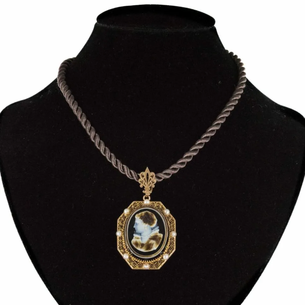 Pendentif - Broche Aucoc Camée ancien et ses perles