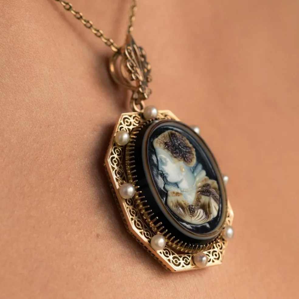 Pendentif - Broche Aucoc Camée ancien et ses perles