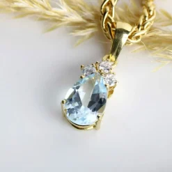 Pendentif aigue-marine diamants or jaune