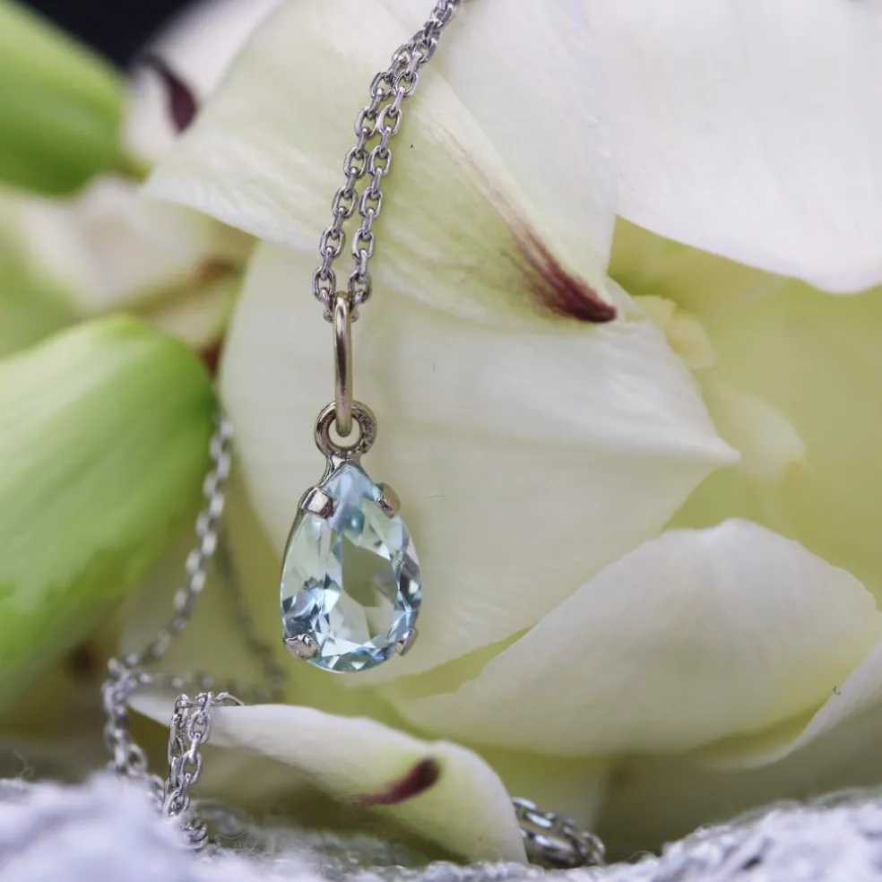 Pendentif aigue-marine or blanc
