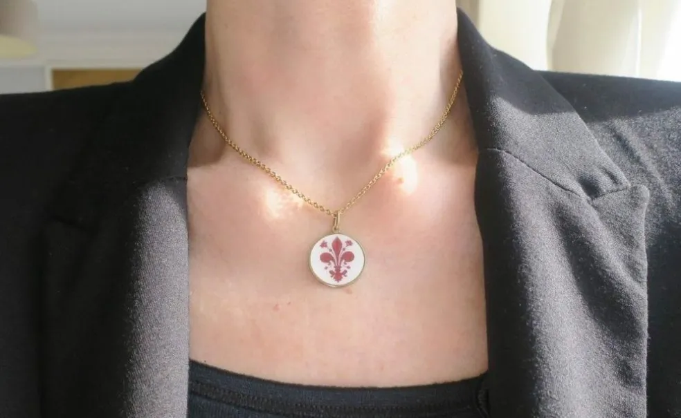 Pendentif ancien biface émail fleur de Lys Jésus