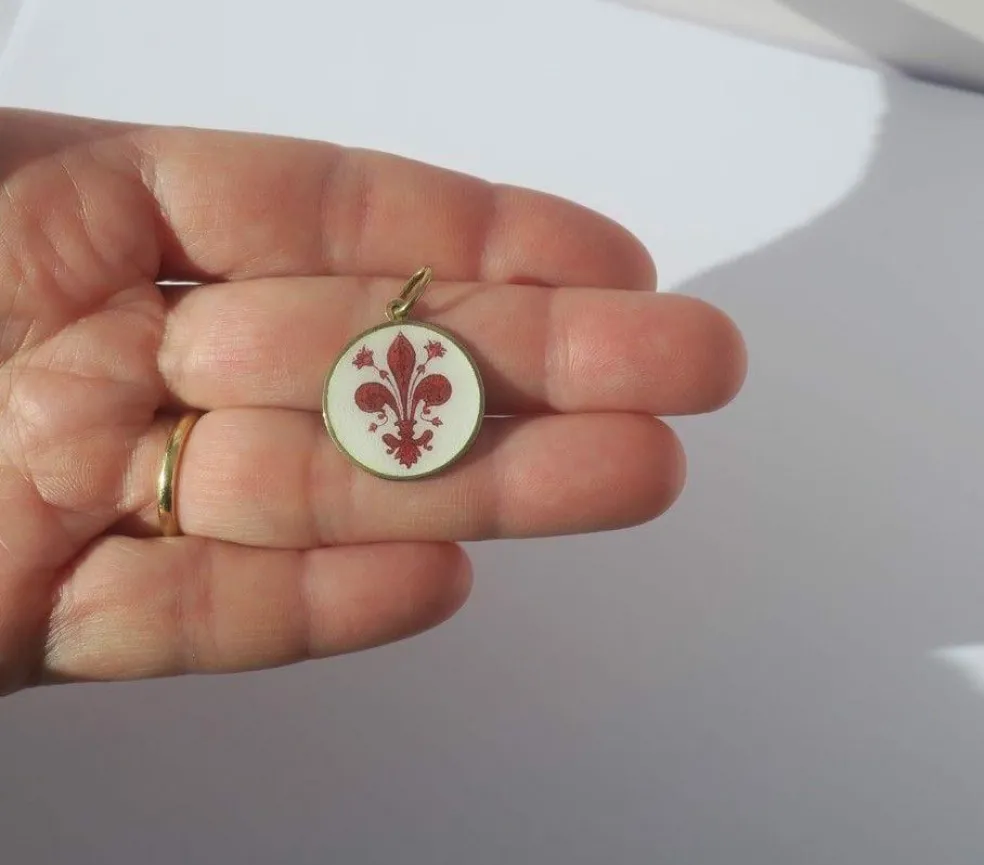 Pendentif ancien biface émail fleur de Lys Jésus