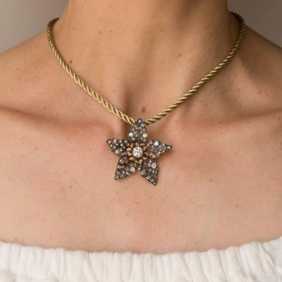 Pendentif ancien fleur diamants