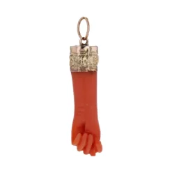 Pendentif ancien main en corail