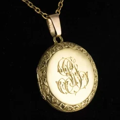 Pendentif ancien médaillon ciselé